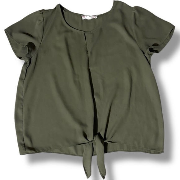 Pink Rose Olive Tie-Front Keyhole Cutout Short Sleeve Shear Crop Crewneck Blouse - Picture 6 of 16